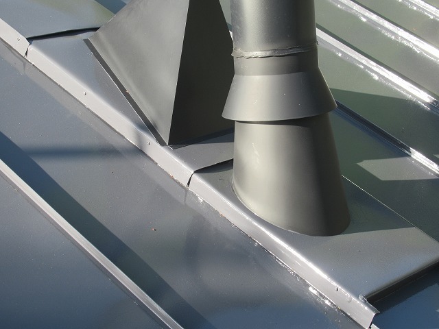 北杜市　屋根塗装　ガルバリウム鋼板　遮熱塗料　サーモアイ